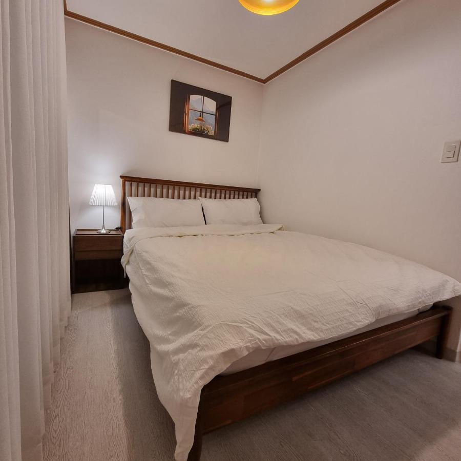 Апартаменты Hongik Hongdae Yeonnam Hoi-House Сеул Экстерьер фото
