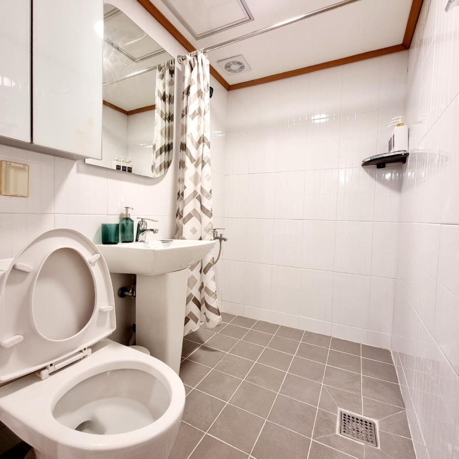 Апартаменты Hongik Hongdae Yeonnam Hoi-House Сеул Экстерьер фото