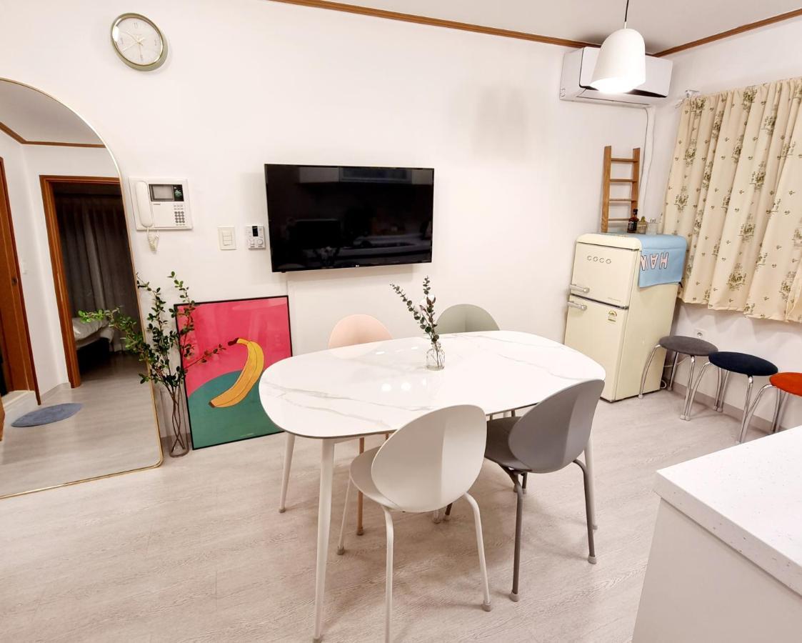 Апартаменты Hongik Hongdae Yeonnam Hoi-House Сеул Экстерьер фото